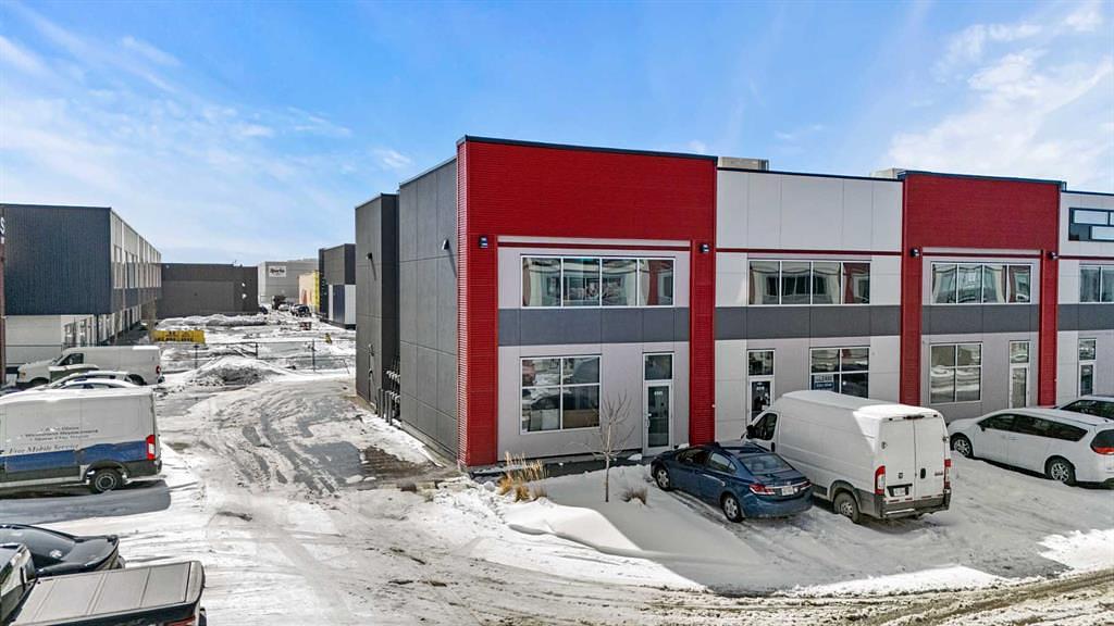 305 - 10960 42 Street Northeast, Calgary, AB