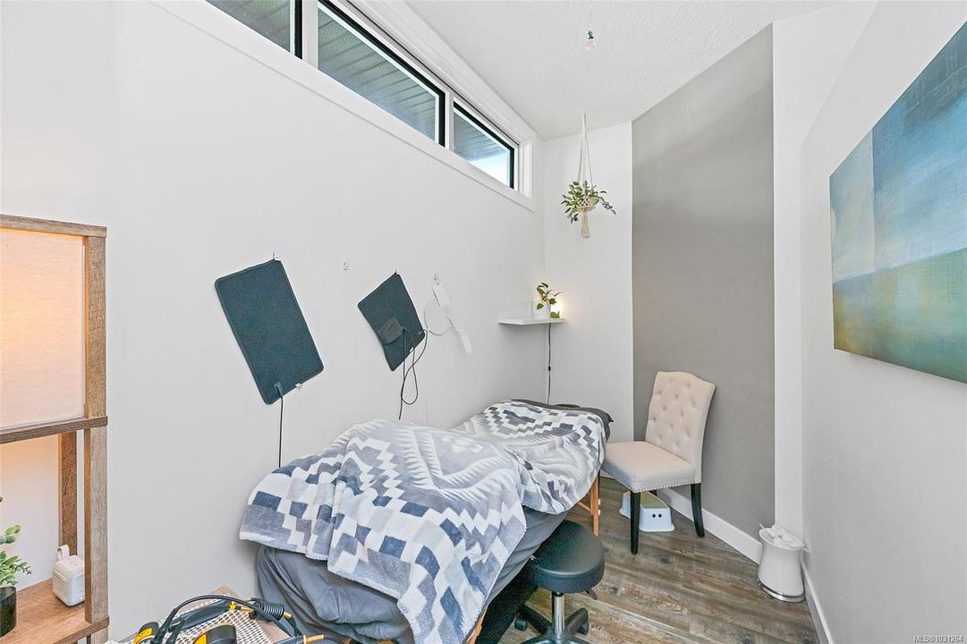 #111 - 689 Hoffman Avenue, Victoria, BC