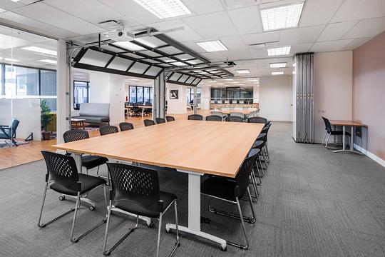 325 Front Street West 2nd floor, Toronto, ON