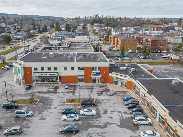 Local 103 - 28 Boulevard du Mont-Bleu, Gatineau, QC