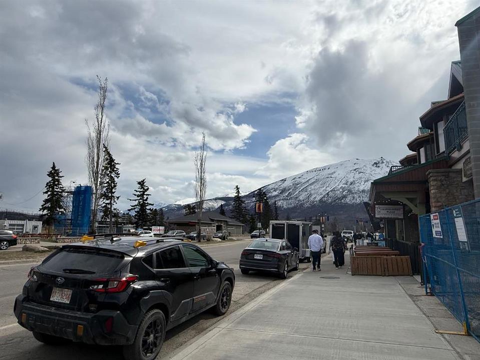 630 Connaught Drive, Jasper, AB