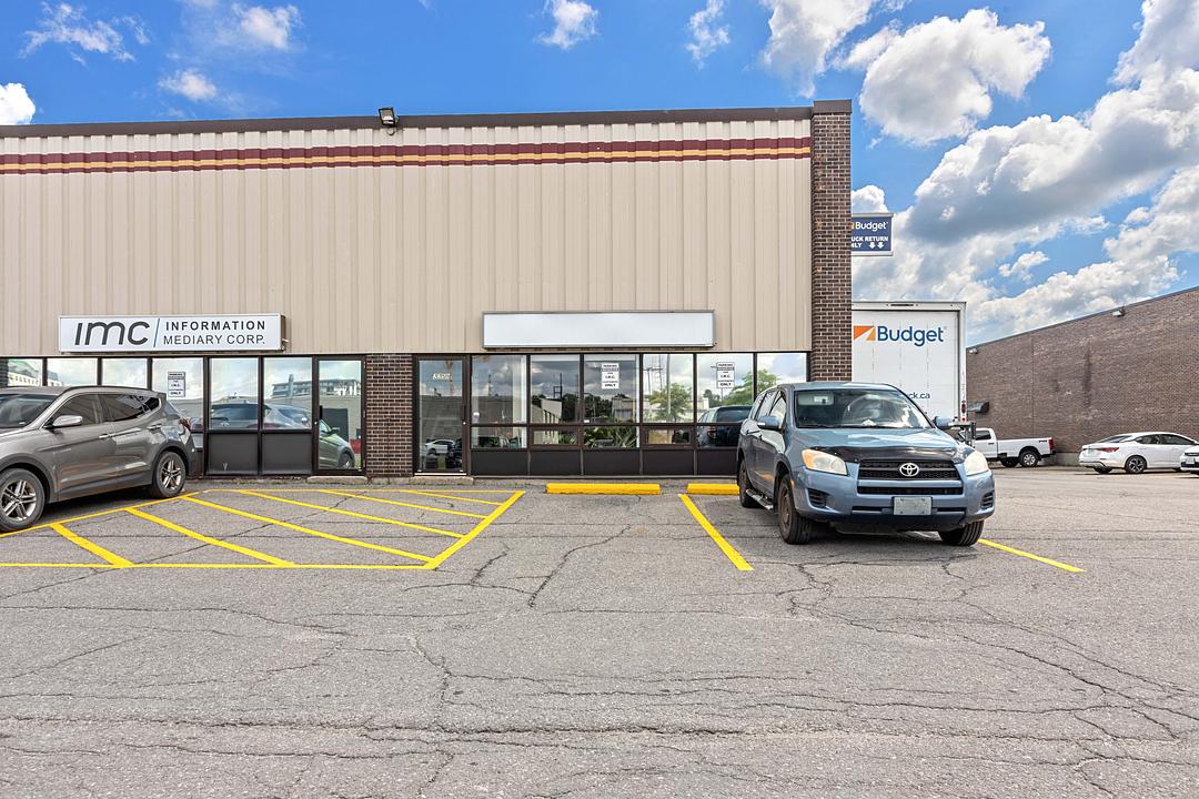 2261 Gladwin Crescent, Ottawa, ON