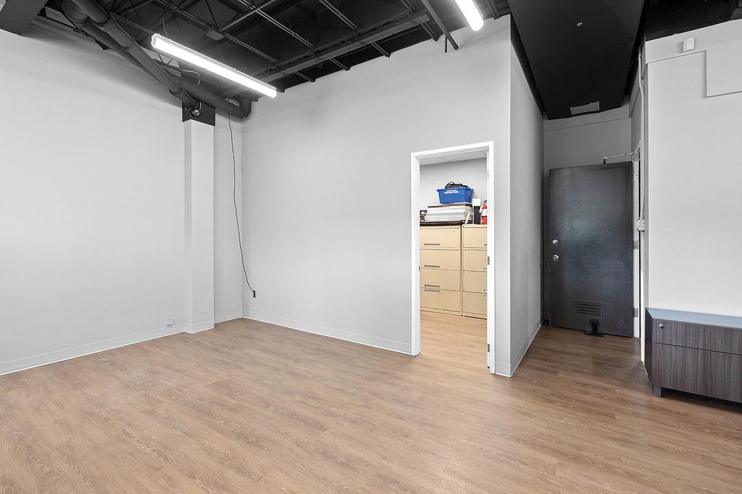 880 Lady Ellen Pl, Ottawa, ON