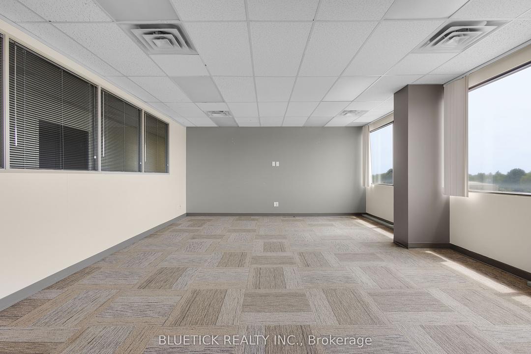 301 - 710 Dorval Drive, Oakville, ON