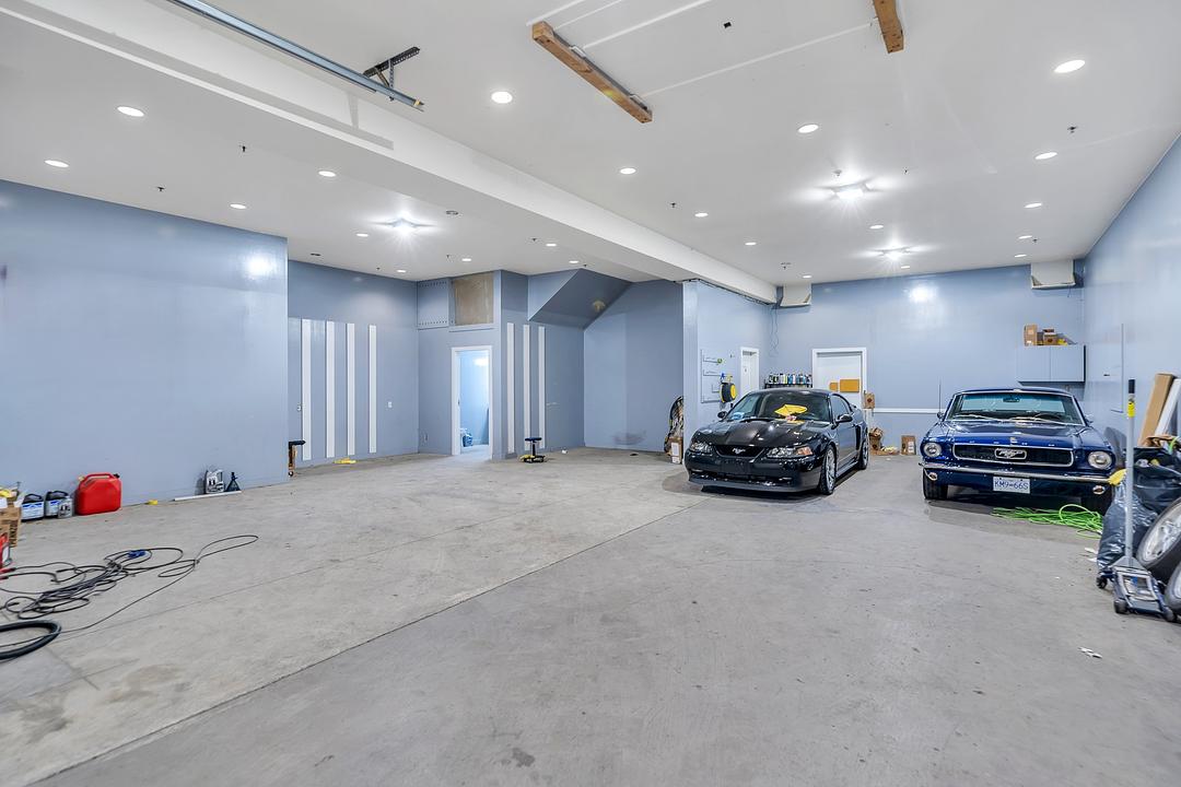 111 & 112 - 19289 Langley Bypass, Surrey, BC