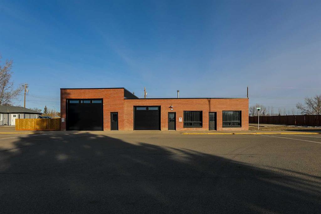 111 4 Avenue, Warner, AB