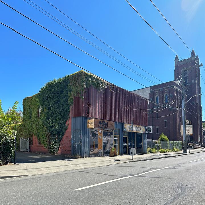 1717 Quadra St, Victoria, BC