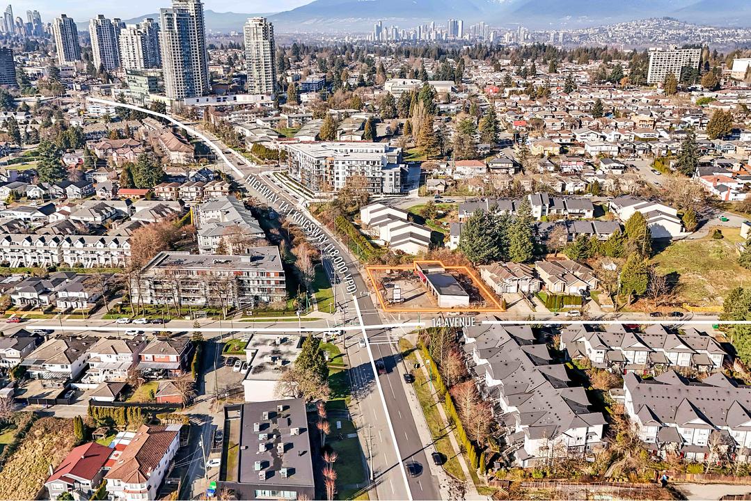 7590 Kingsway, Burnaby, BC