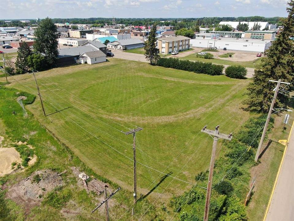 4817 - 51 Avenue, High Prairie, AB