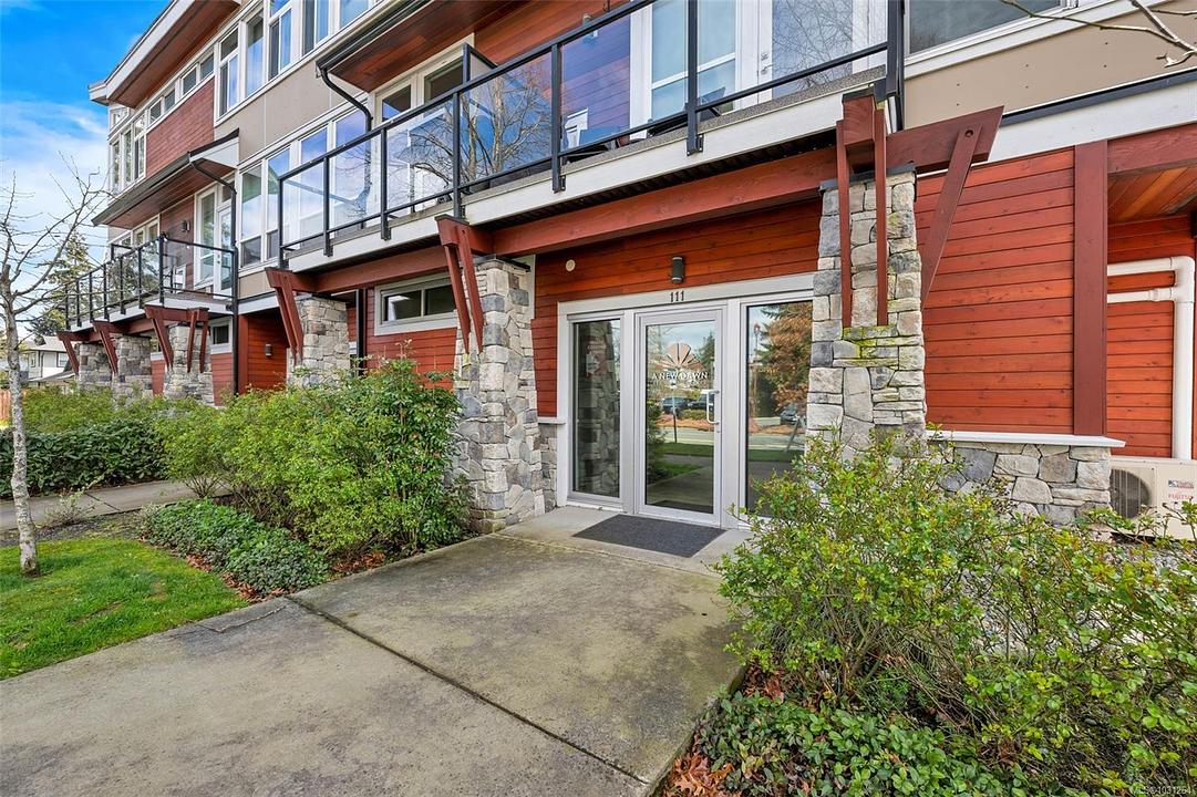 #111 - 689 Hoffman Avenue, Victoria, BC