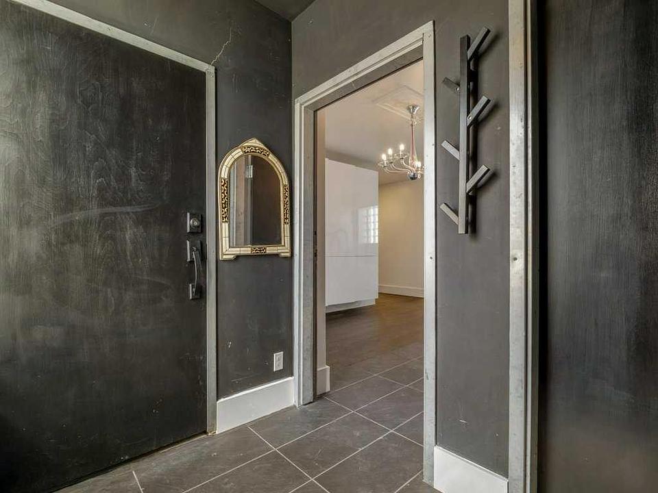 325 5 Street South, Lethbridge, AB