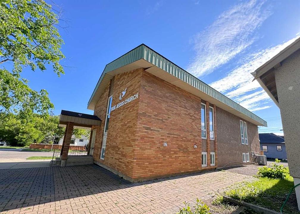 232 8A Street Northeast, Calgary, AB