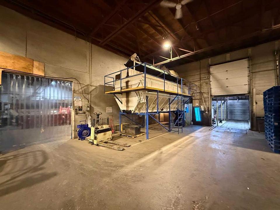 111 1 Street North, Vauxhall, AB