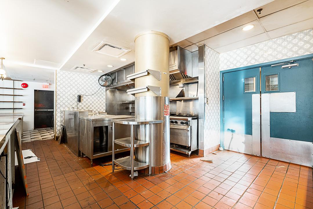 Fl 2 - 595 Hornby Street, Vancouver, BC