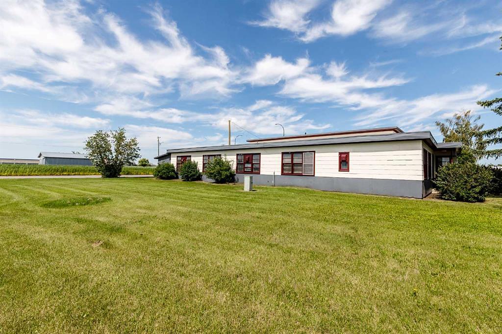 2460 36 Avenue, Springbrook, AB