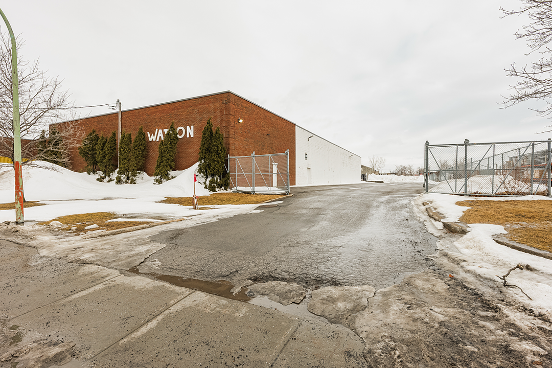 8301 Boulevard Parkway, Montréal, QC