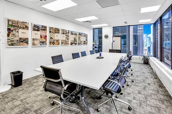 1100 - 10 King Street East, Toronto, ON