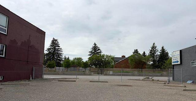 818 16 Avenue Northwest, Calgary, AB