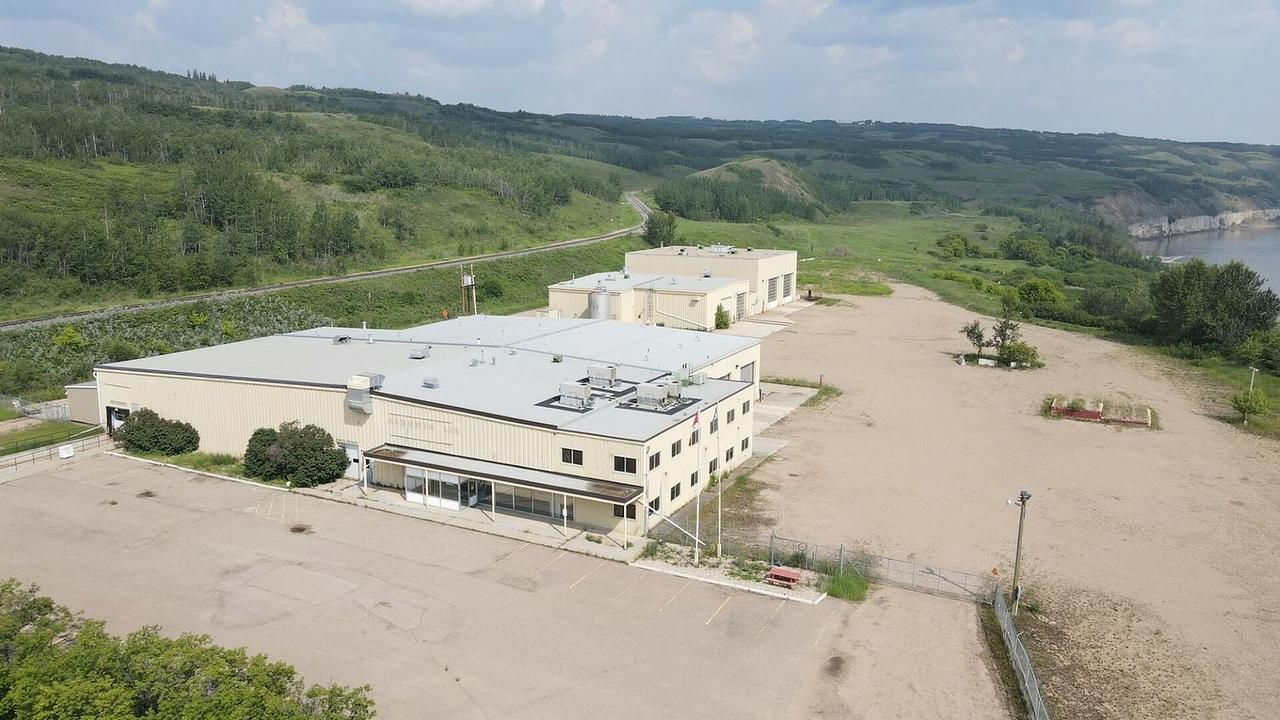 8610 - 87 Avenue - 8610 87 Avenue, Peace River, AB