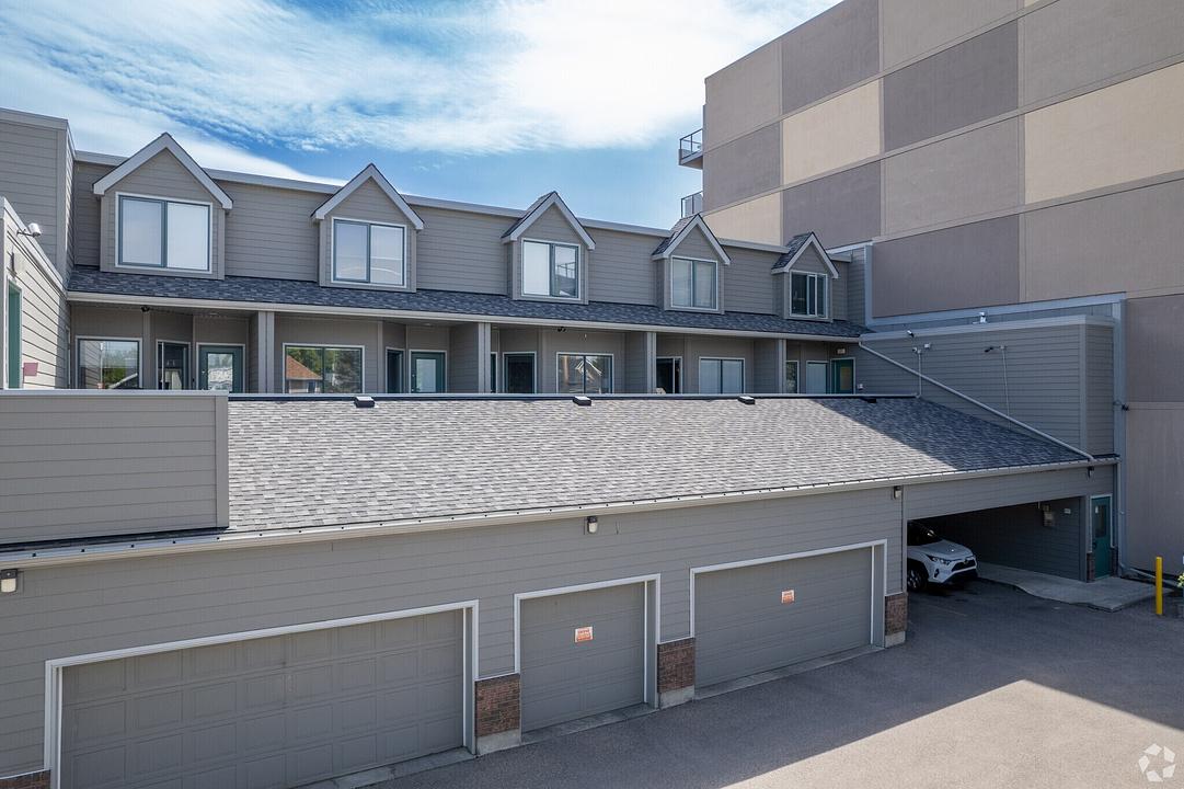 103 - 305 10 Street Northwest, Calgary, AB