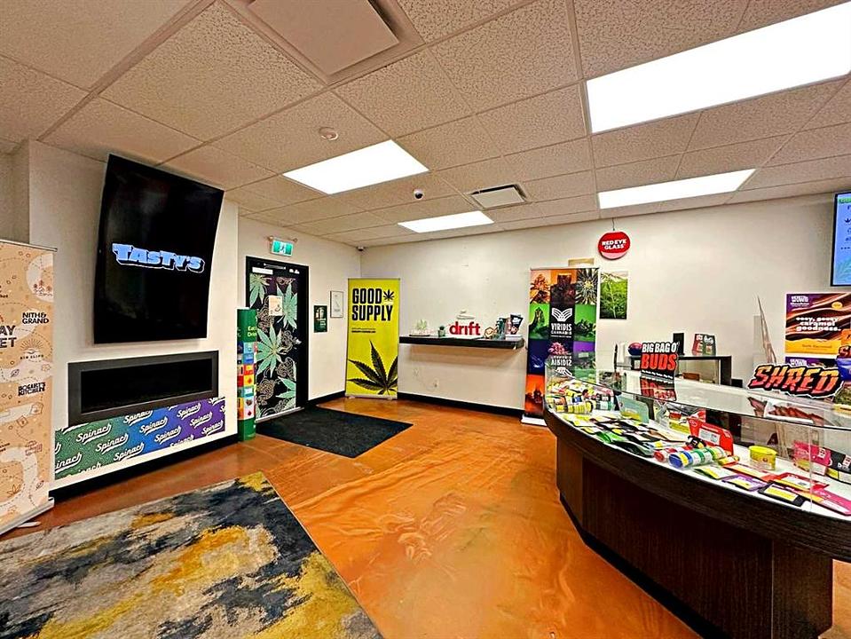 105 - 9904 Franklin Avenue, Fort McMurray, AB