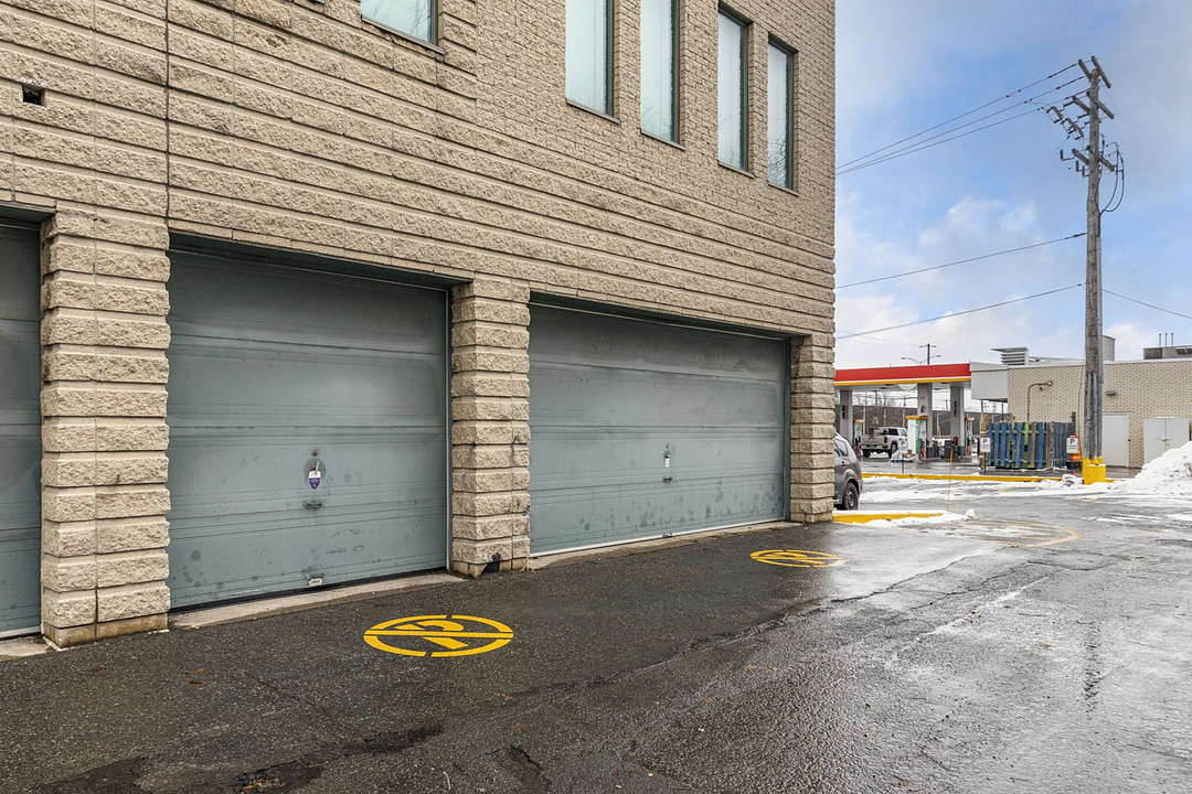 8162 - 8150 Boulevard Métropolitain Est, Montréal, QC