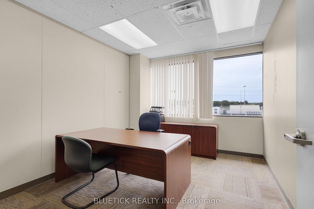 301 - 710 Dorval Drive, Oakville, ON