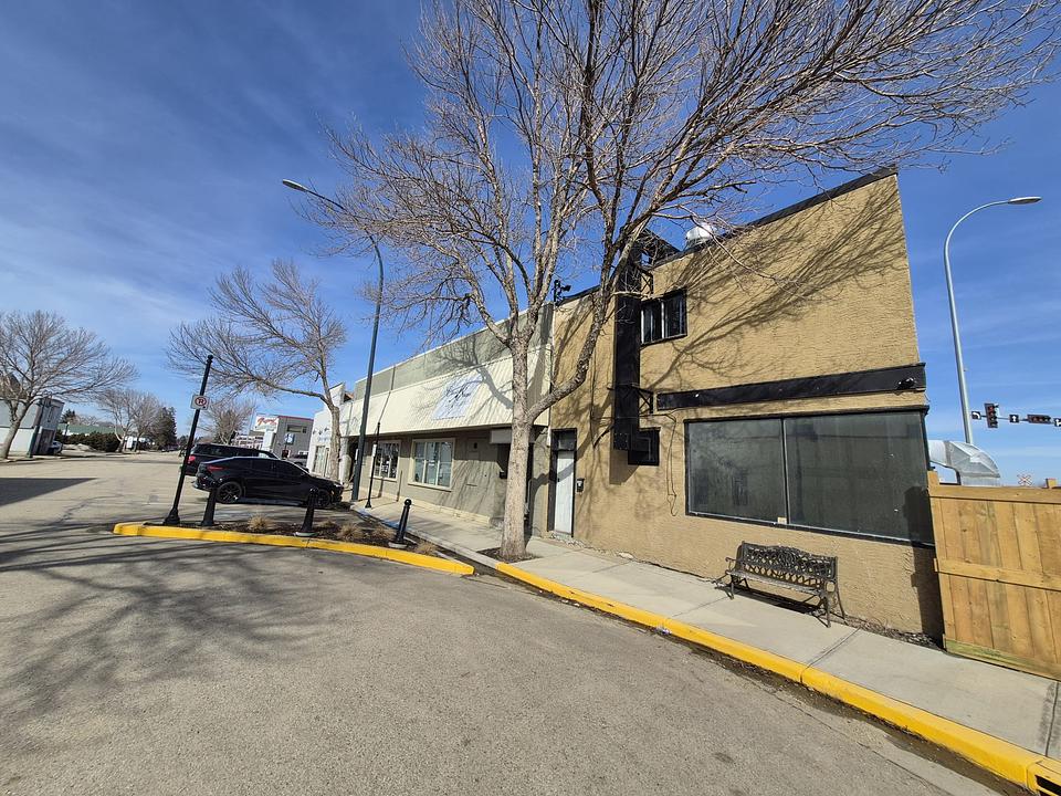 5004 Alberta 2 Alternate, Lacombe, AB