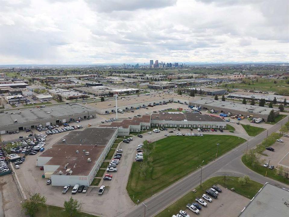 13 - 2219 35 Avenue Northeast, Calgary, AB