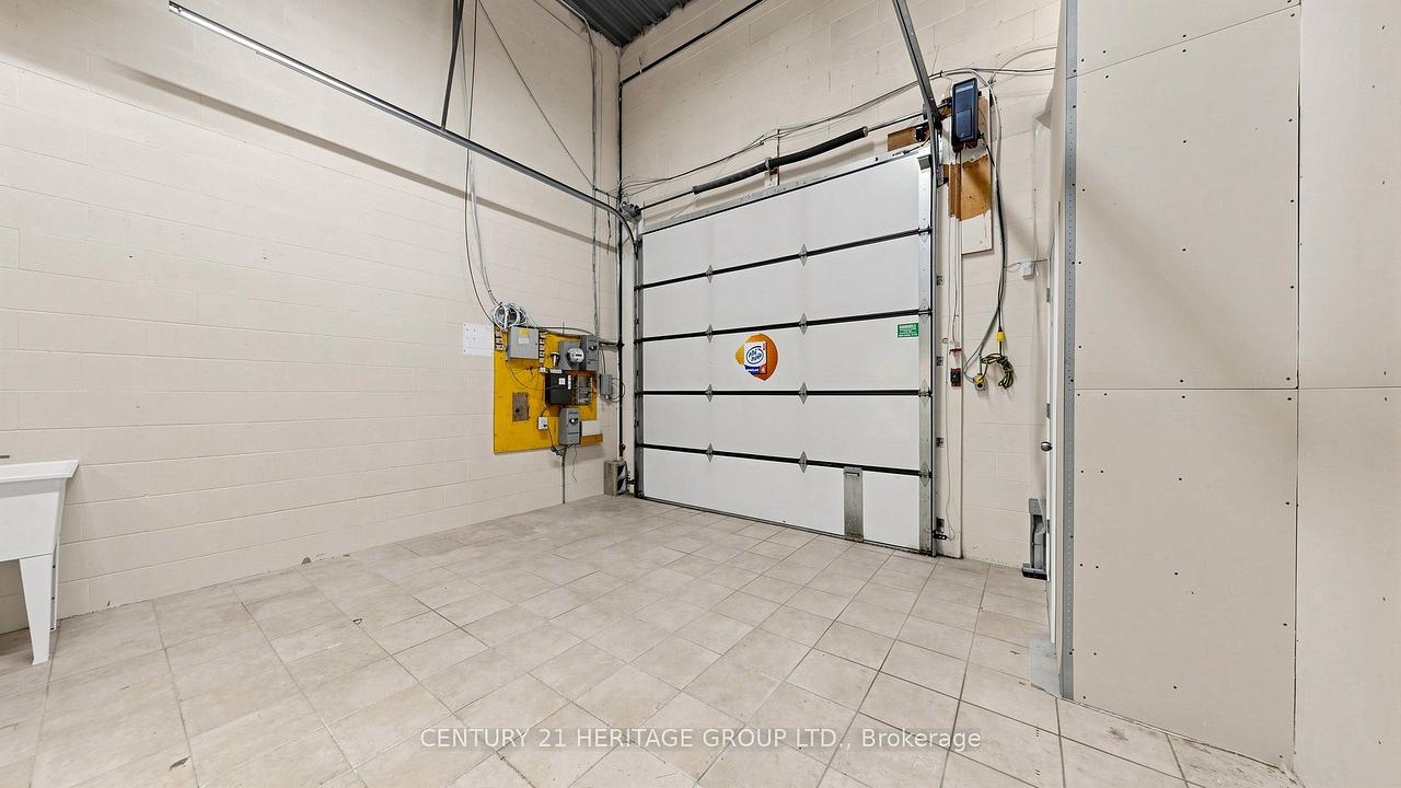 4 - 90 Esna Park Drive, Markham, ON