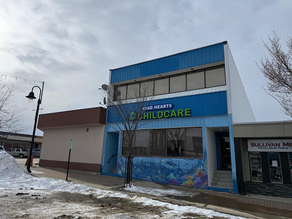 B - 5108 51 Street, Drayton Valley, AB