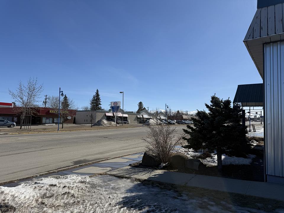 B - 5236 50 Street, Drayton Valley, AB