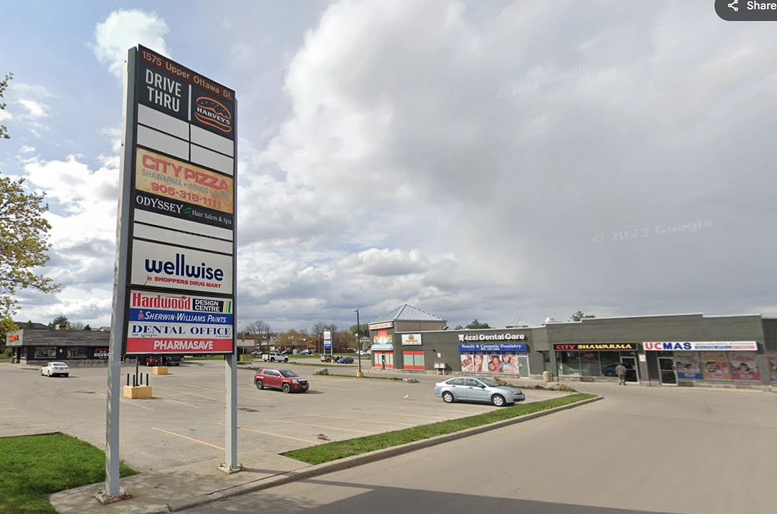12 - 1575 Upper Ottawa Street, Hamilton, ON