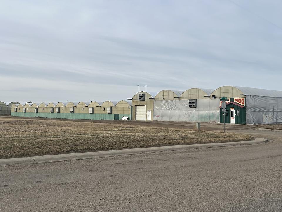 8 6 Street Southwest, Redcliff, AB