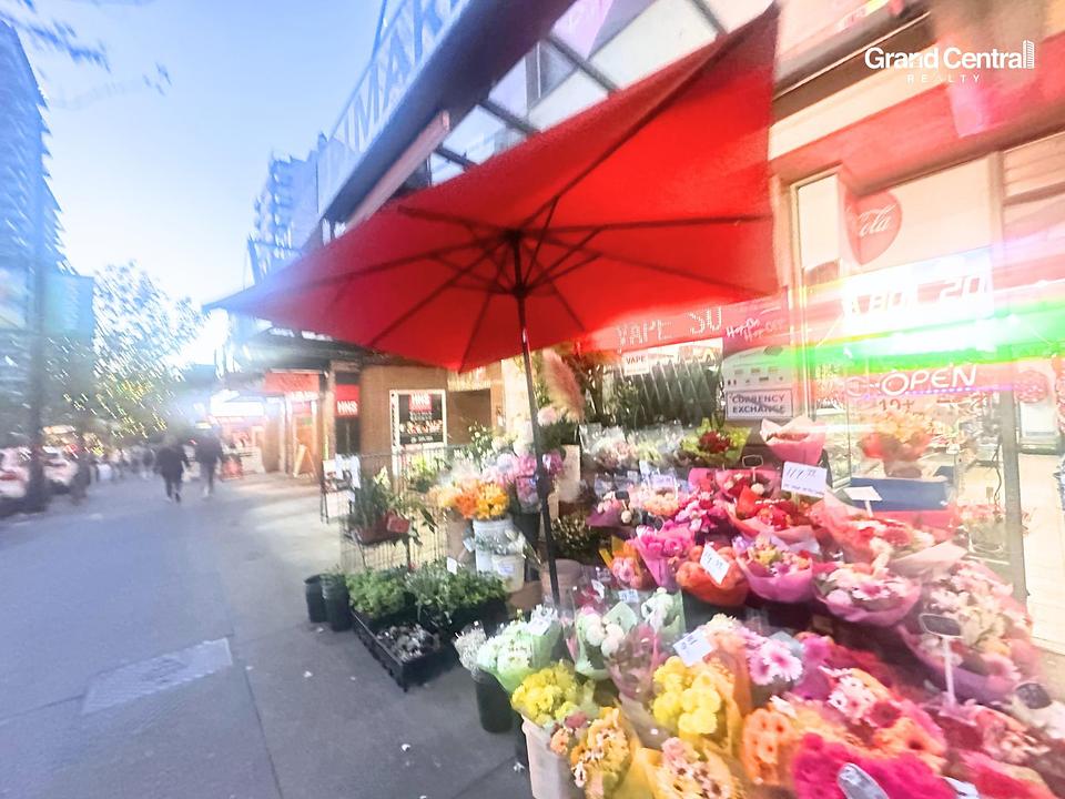 1325 Robson Street, Vancouver, BC