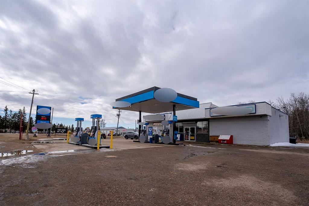 5702 2A Highway, Ponoka, AB