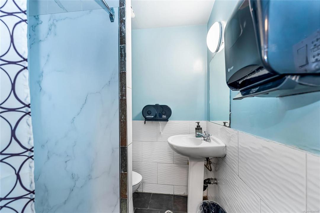 1608 Quadra Street, Victoria, BC