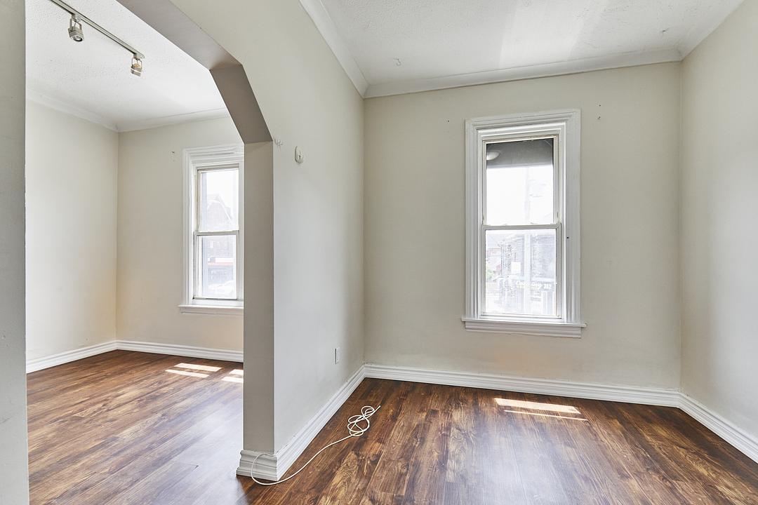 363 Barton Street East, Hamilton, ON