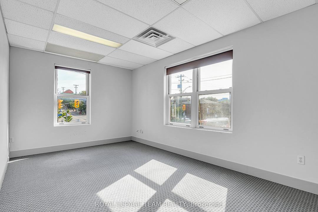 901 Somerset Street West, Ottawa, ON