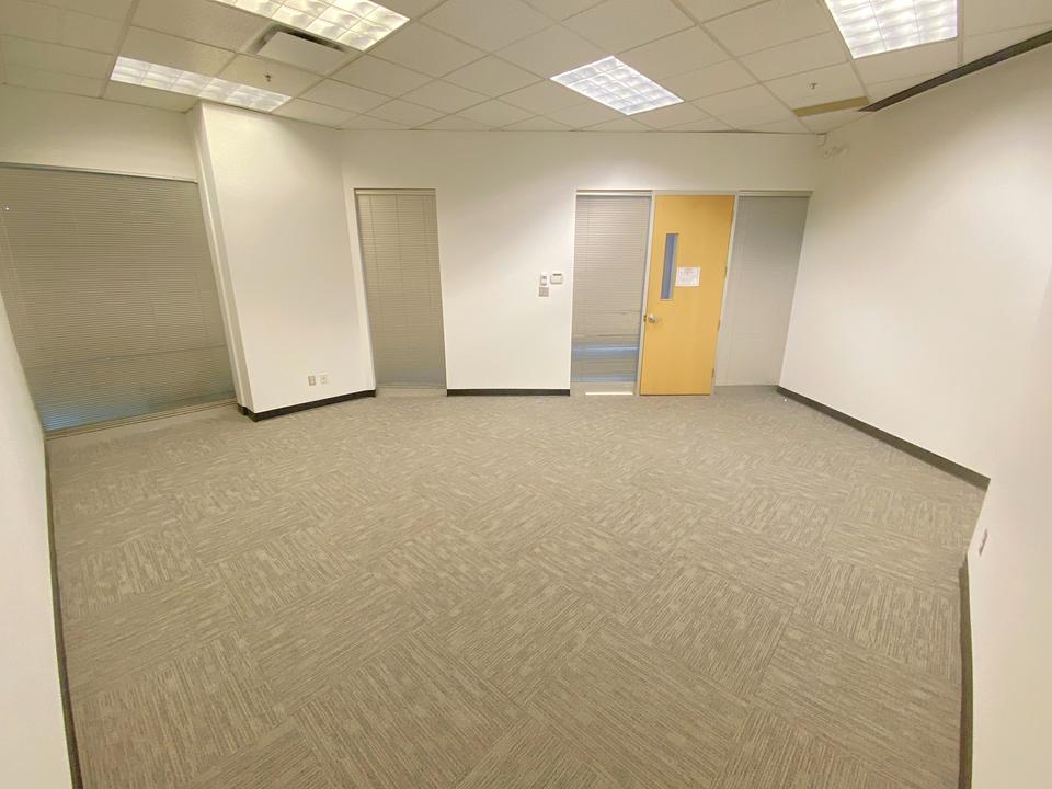 110 B - 910 Government St, Victoria, BC