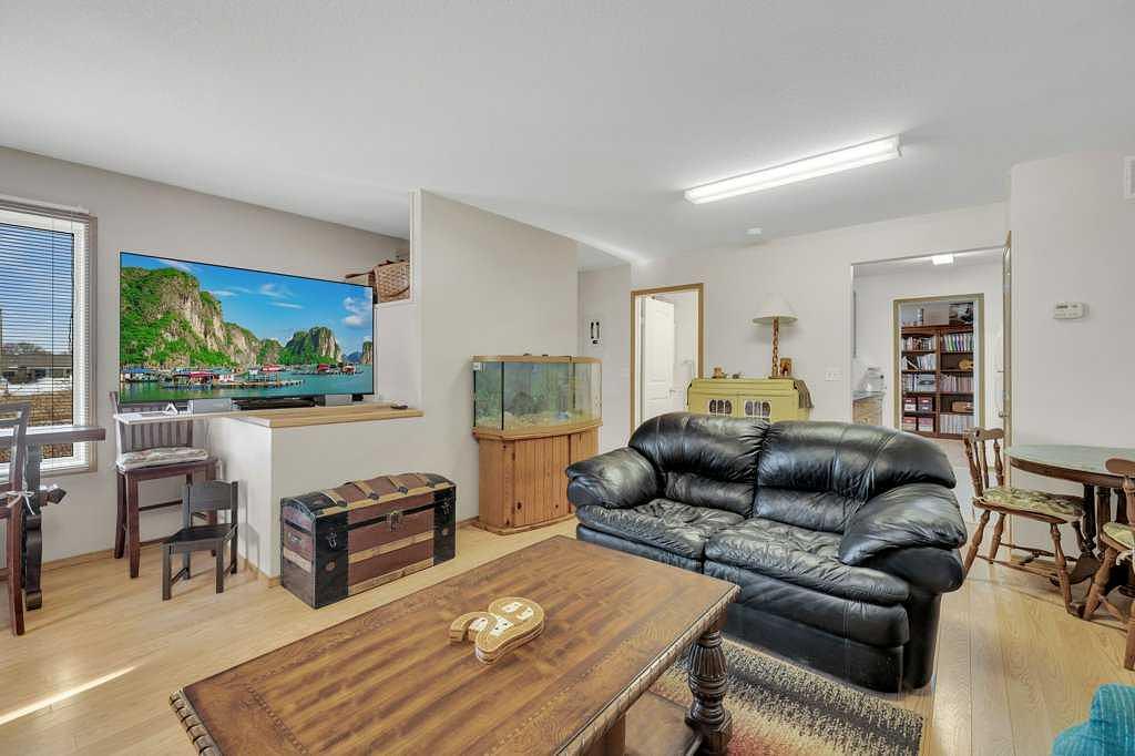 5025 46 Avenue, Rimbey, AB