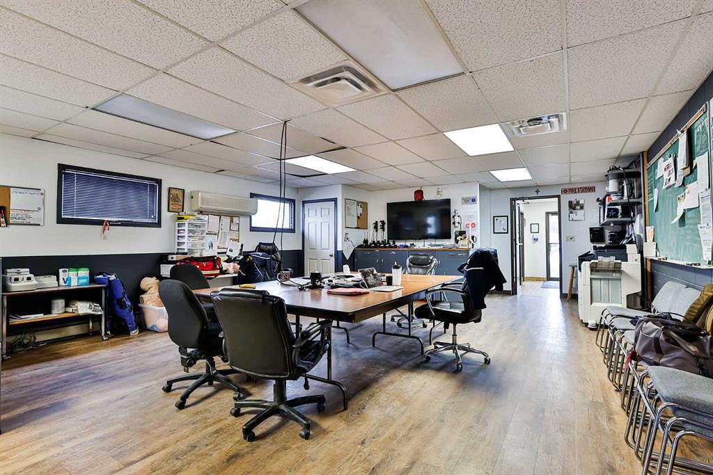 655 Charlotte Street, Pincher Creek, AB