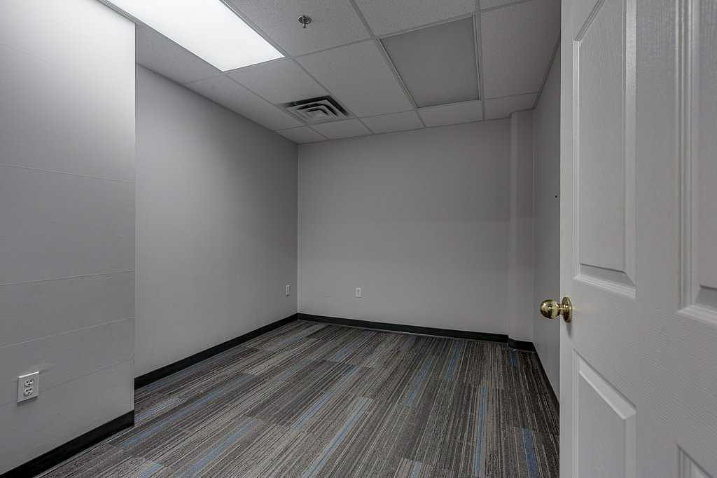 105 - 4807 50 Avenue, Red Deer, AB
