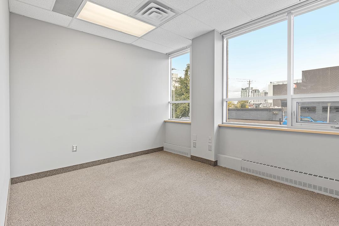 200 - 411 Roosevelt Ave, Ottawa, ON