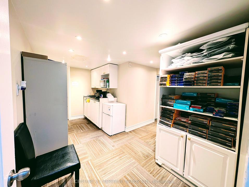 115 Sheppard Avenue West, Toronto, ON