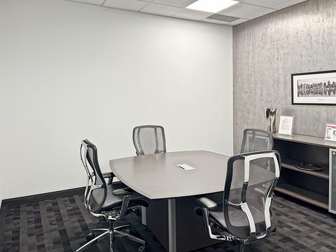 6500 Route Transcanadienne, Pointe-Claire, QC