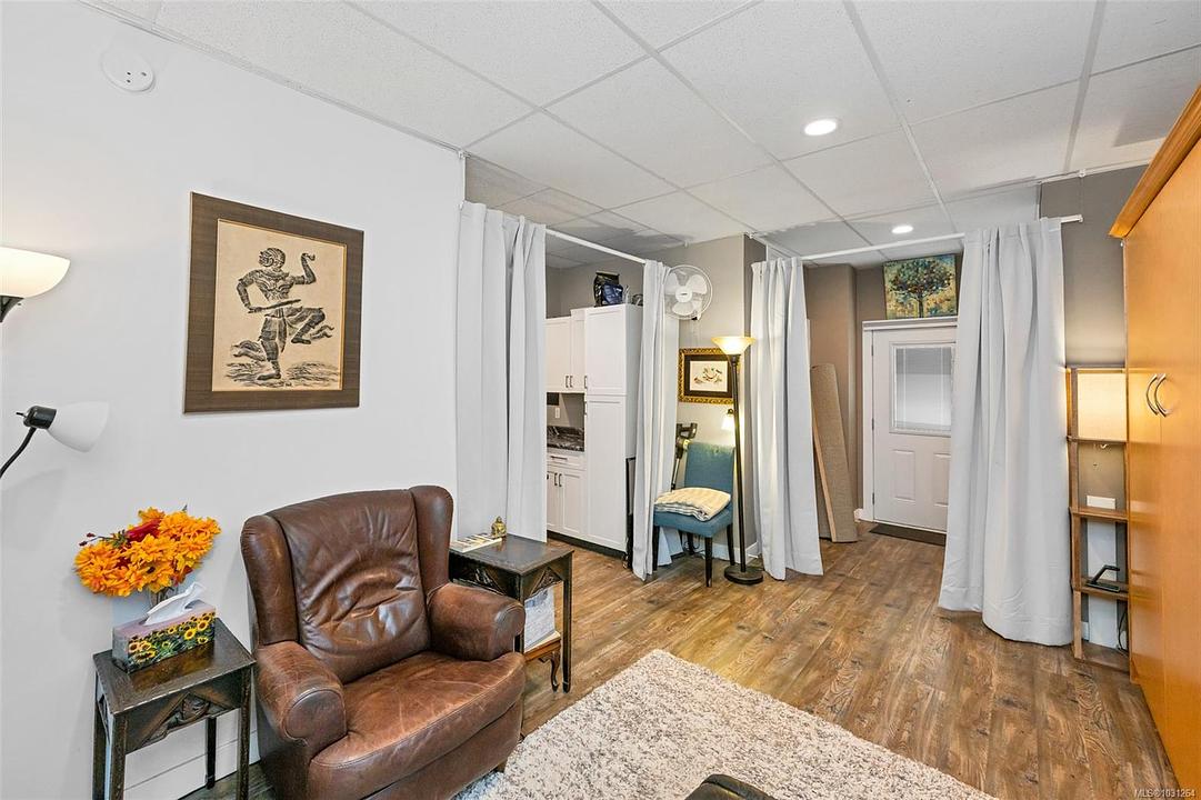 #111 - 689 Hoffman Avenue, Victoria, BC
