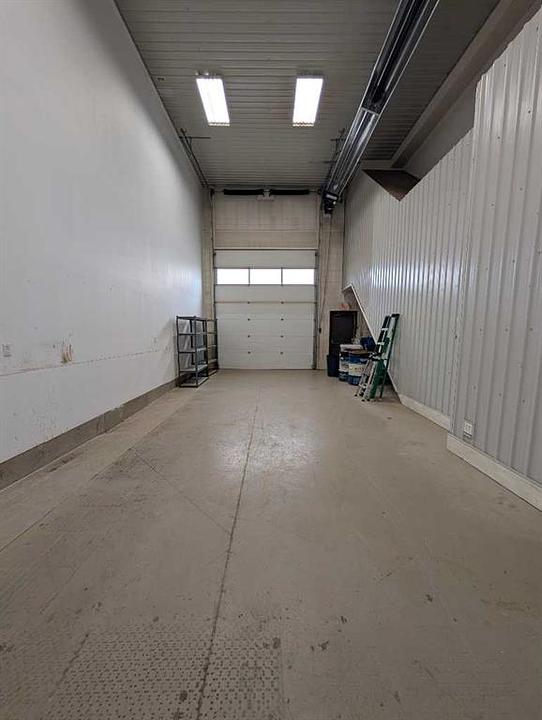 1811 Broadway Avenue East, Redcliff, AB