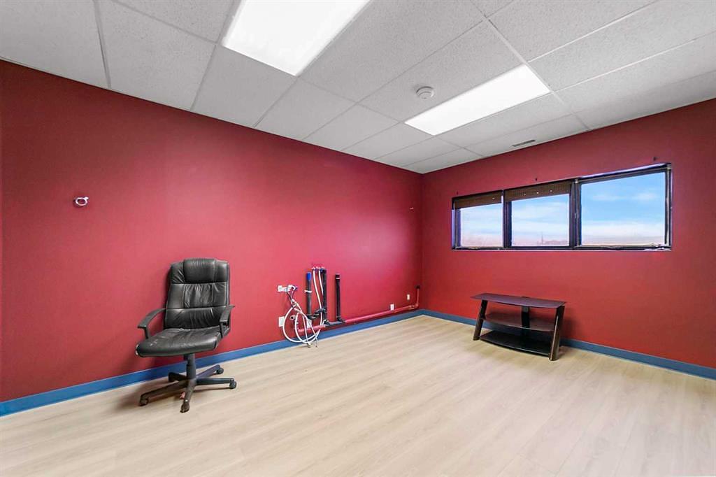 Bay C - 4707 51 Avenue, Camrose, AB