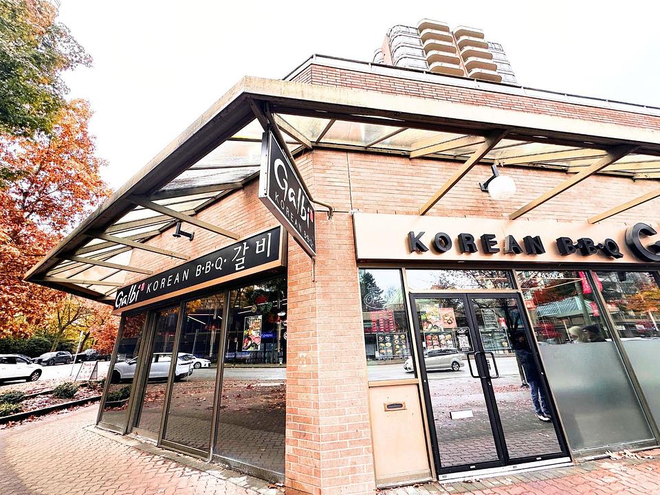 6 - 5-4300 Kingsway, Burnaby, BC